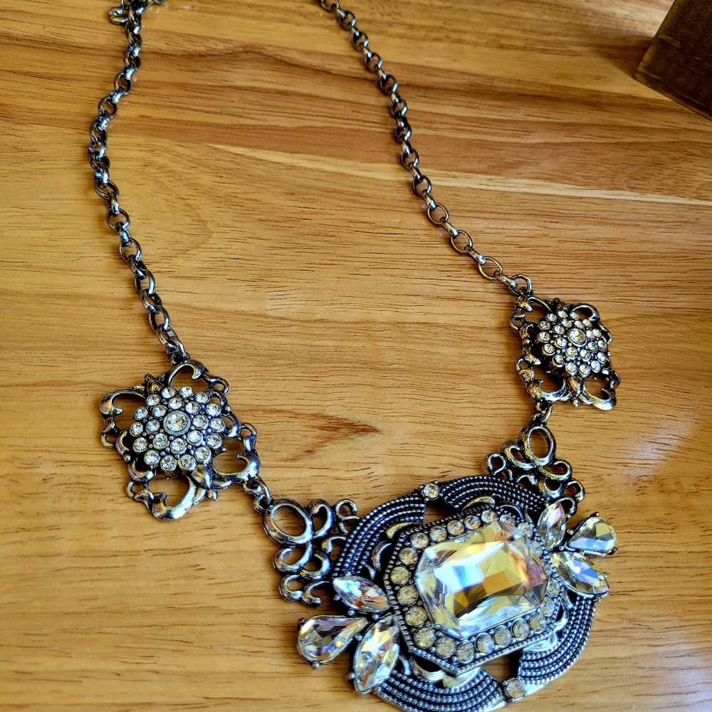 C 1946 Statement Necklace